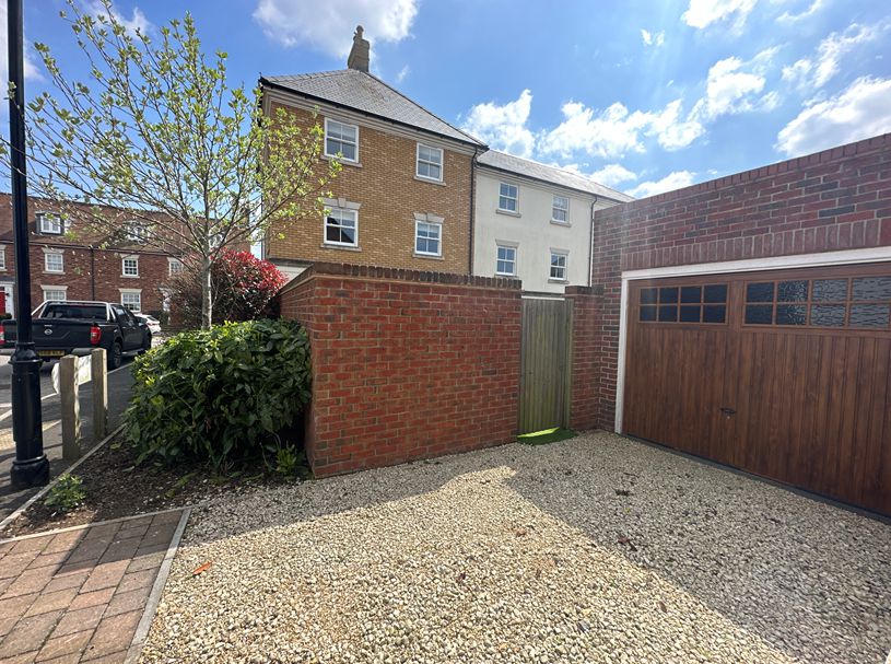 Southfield Drive, Yeovil, Somerset, BA21 Towers Wills Estate Agents