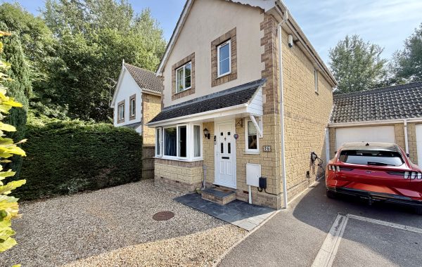 Foxglove Way, Yeovil, Somerset BA22 8PU